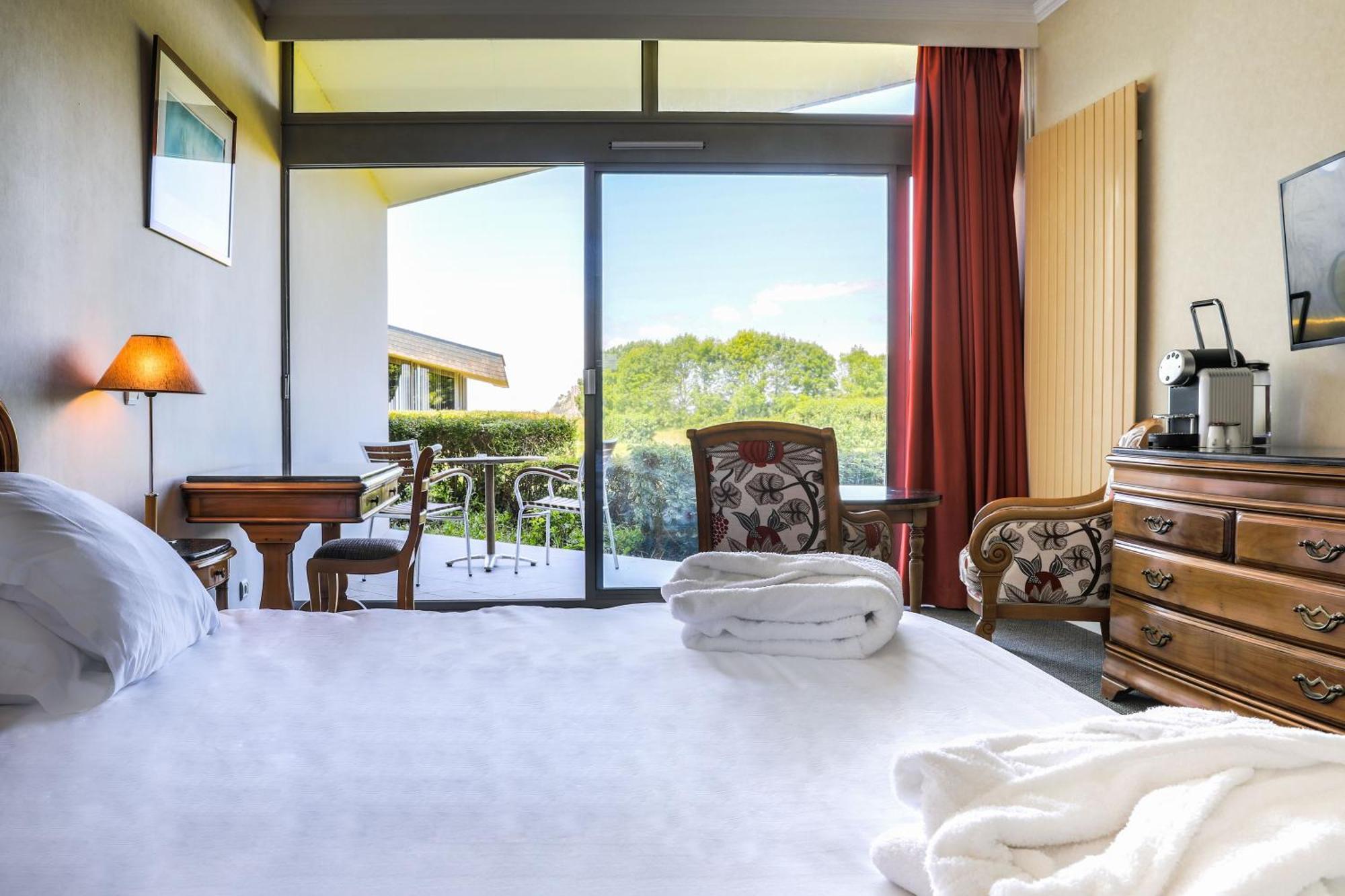 Le Relais Saint Michel Hotel 4*